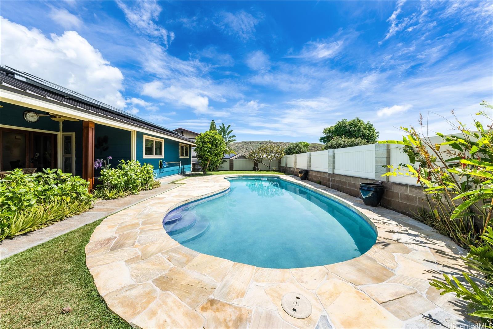 1035  Kamaole Street Kalama Valley, Hawaii Kai home - photo 25 of 25