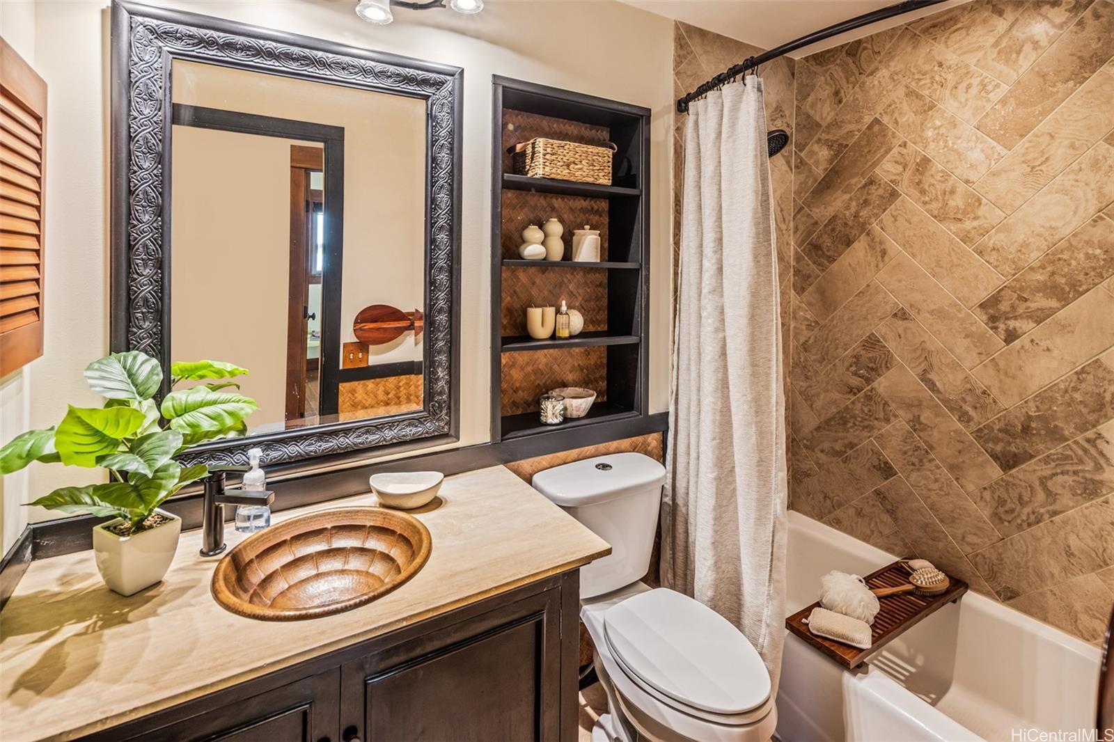 1035  Kamaole Street Kalama Valley, Hawaii Kai home - photo 11 of 22