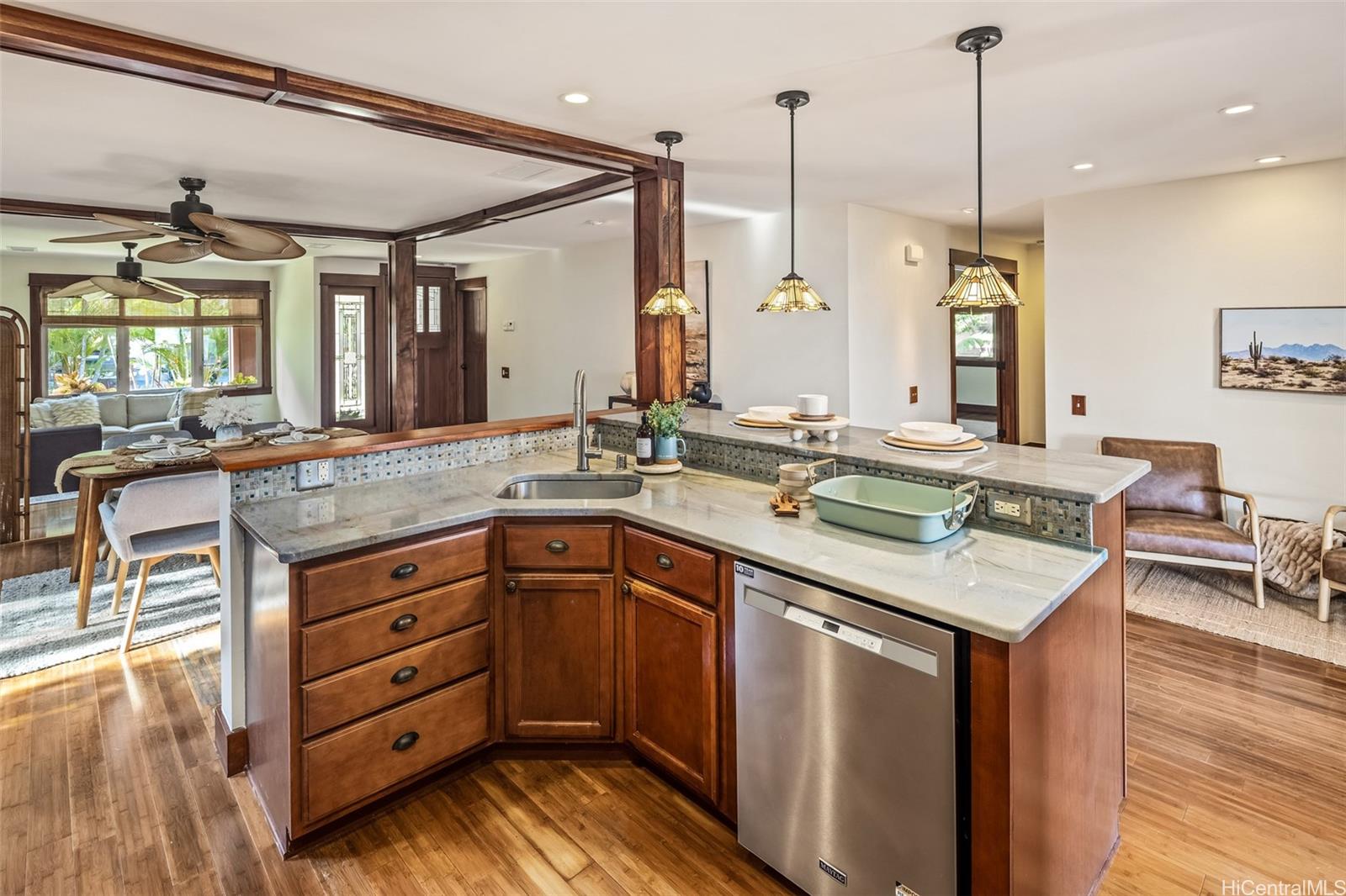 1035  Kamaole Street Kalama Valley, Hawaii Kai home - photo 6 of 22