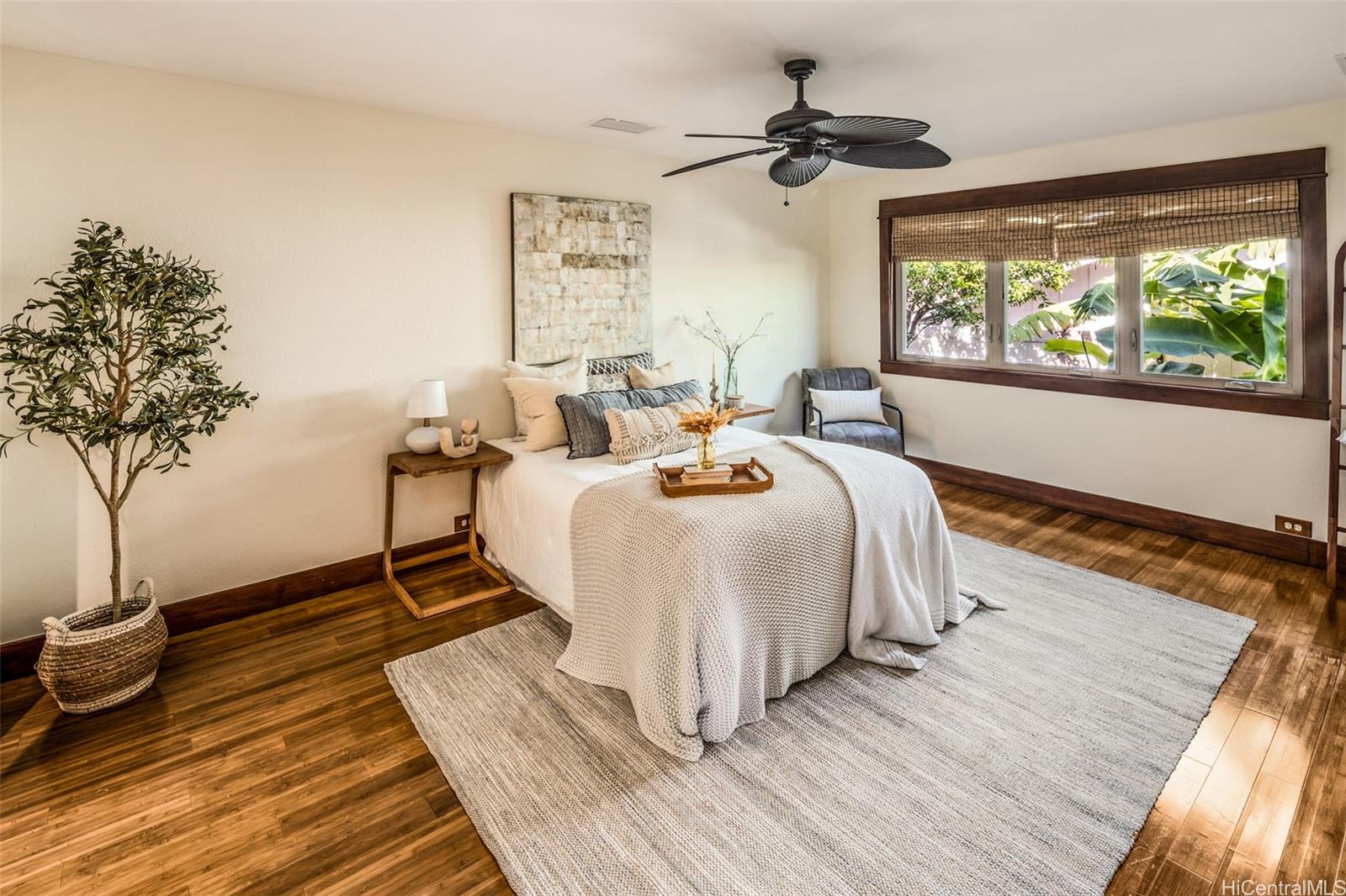 1035  Kamaole Street Kalama Valley, Hawaii Kai home - photo 7 of 22