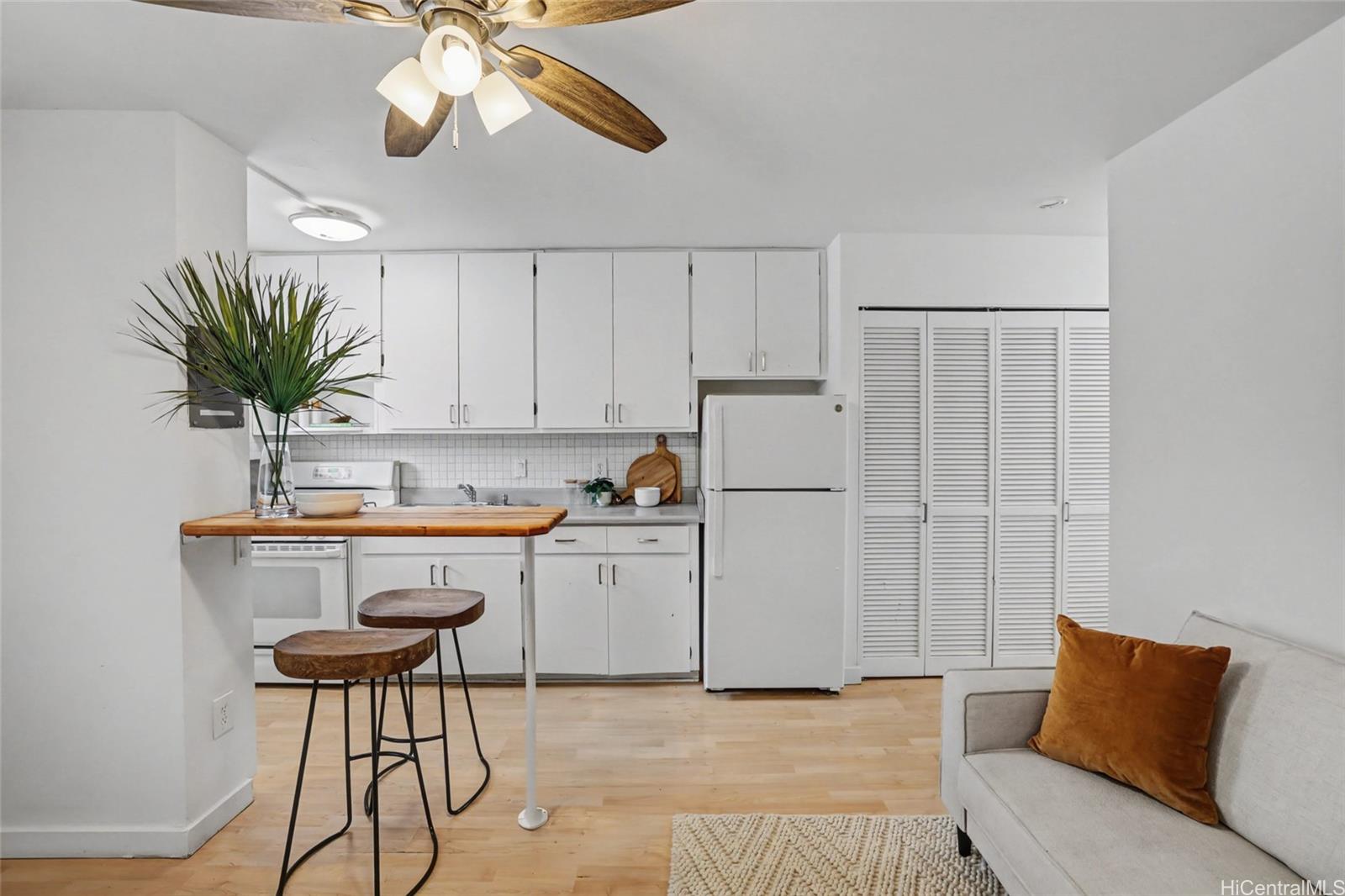 Makiki West condo # 205, Honolulu, Hawaii - photo 3 of 21