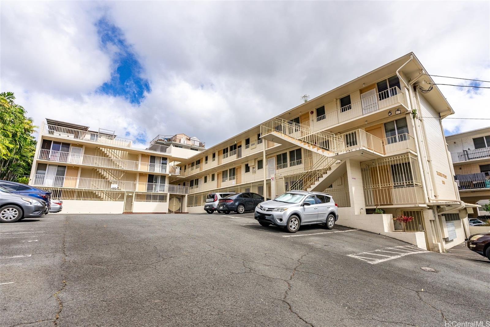 Makiki West condo # 304, Honolulu, Hawaii - photo 8 of 19