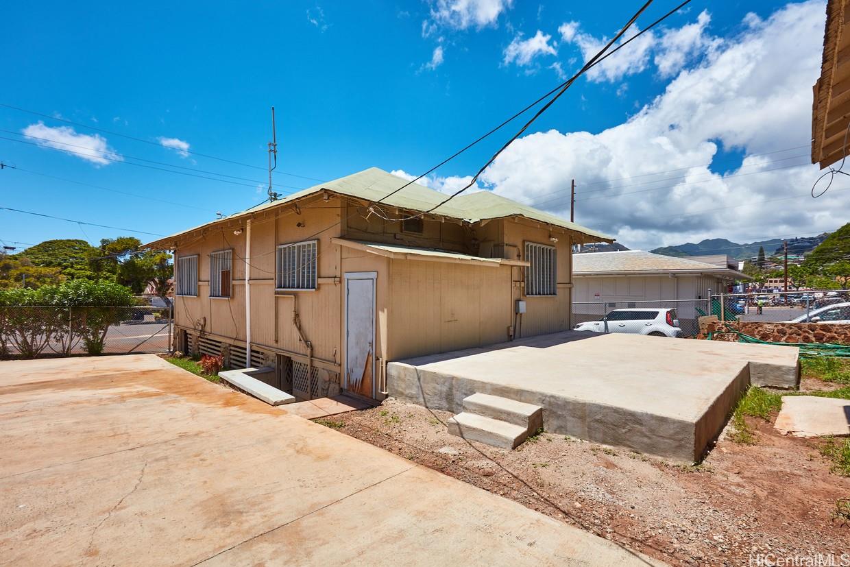 1039  11th Ave Kaimuki, Diamond Head home - photo 5 of 17