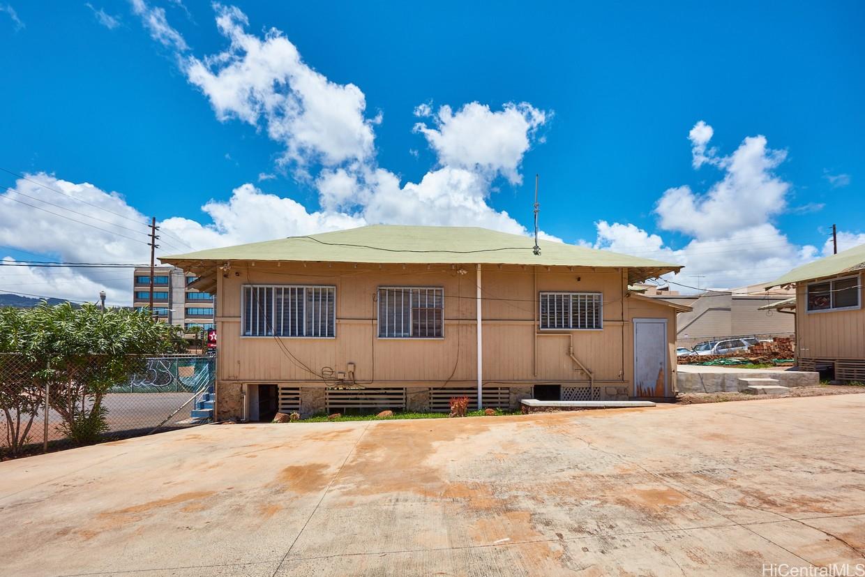 1039  11th Ave Kaimuki, Diamond Head home - photo 6 of 17