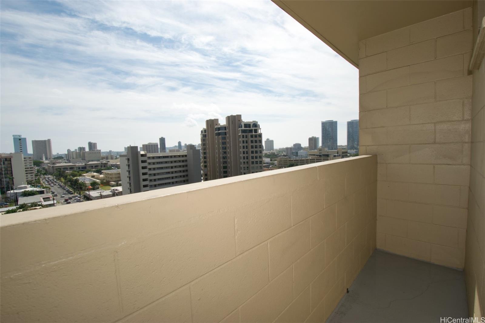 1040 Kinau St Honolulu - Rental - photo 11 of 22