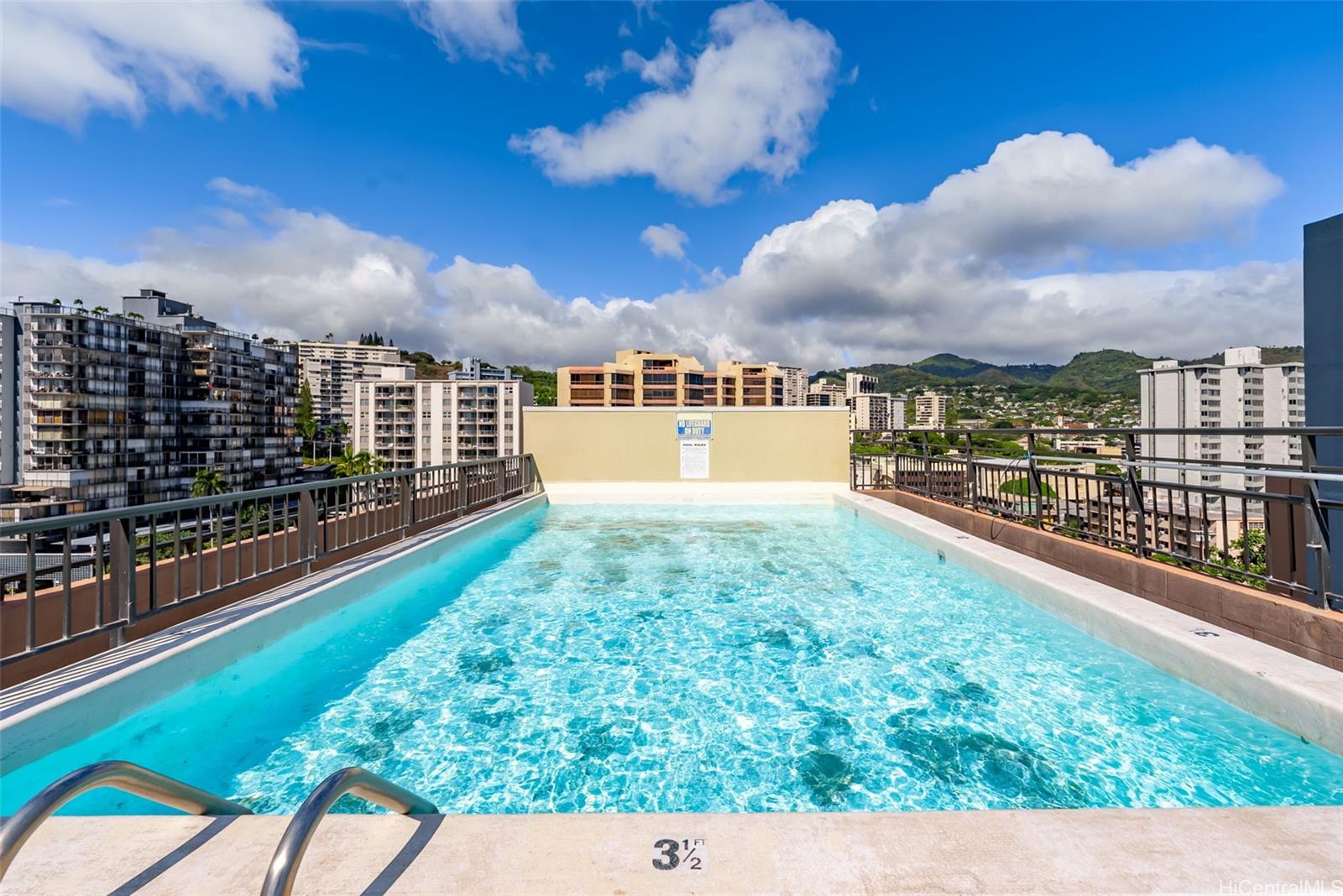 1040 Kinau condo # 704, Honolulu, Hawaii - photo 15 of 22