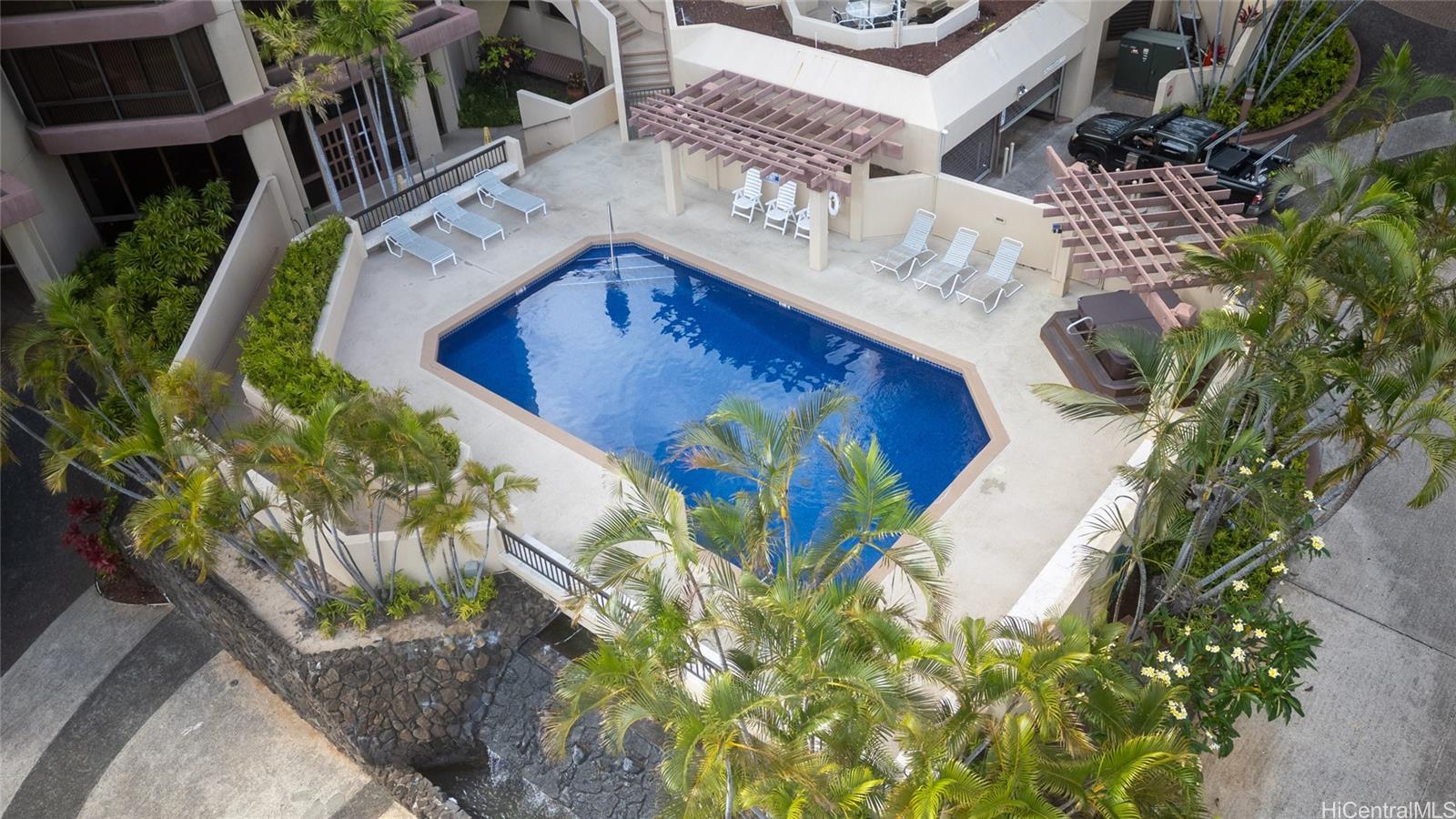 Continental Plaza condo # 702, Honolulu, Hawaii - photo 16 of 25