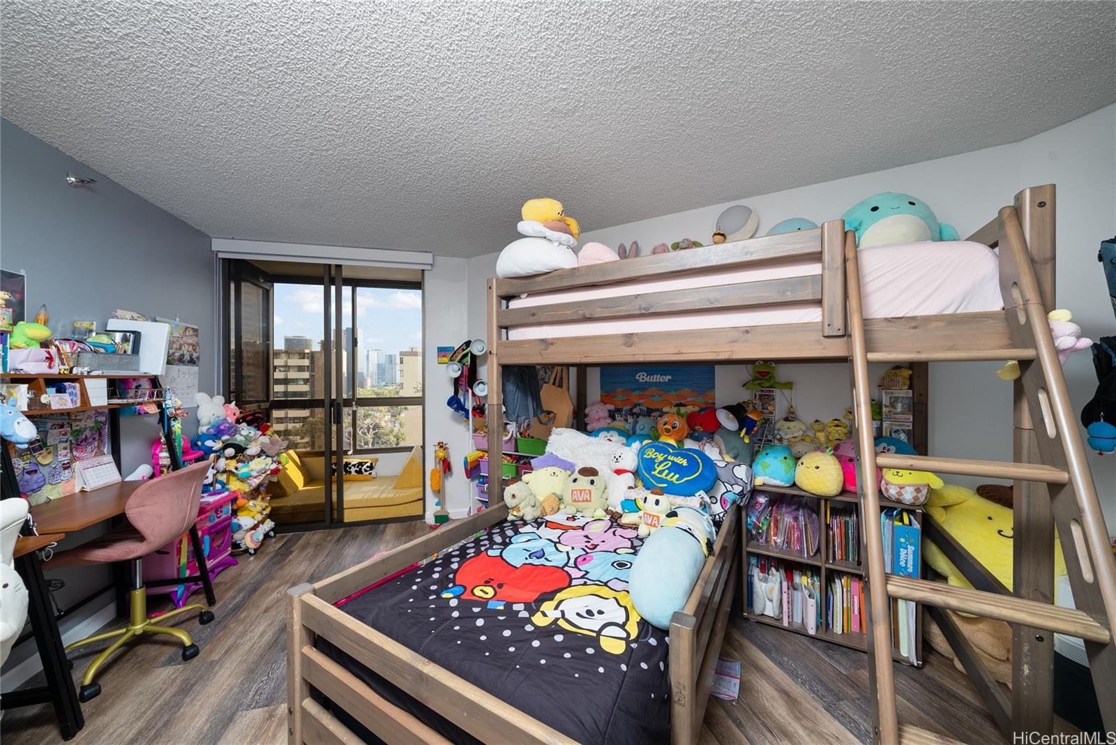 Continental Plaza condo # 702, Honolulu, Hawaii - photo 6 of 25