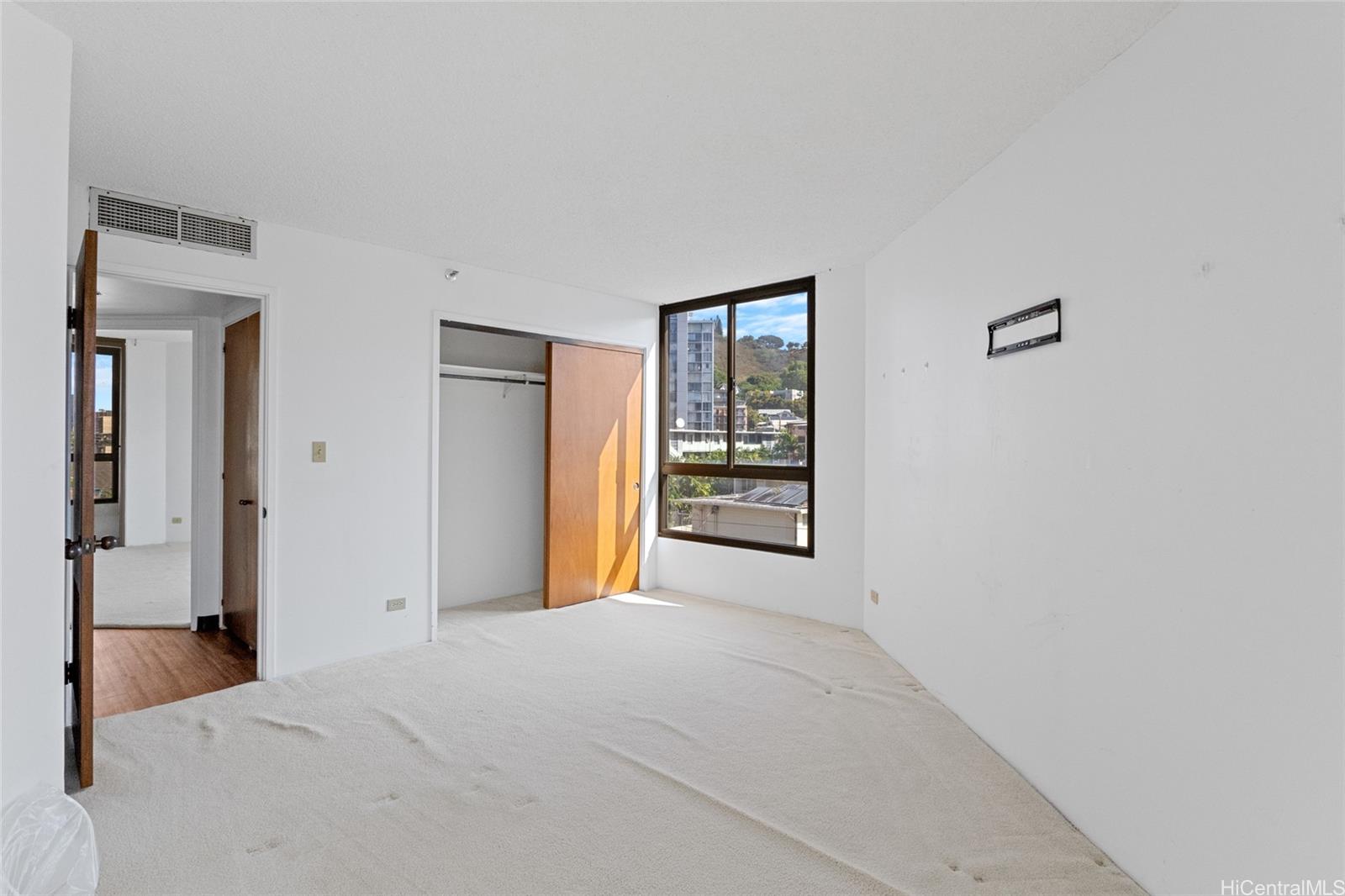 Continental Plaza condo # 706, Honolulu, Hawaii - photo 12 of 18