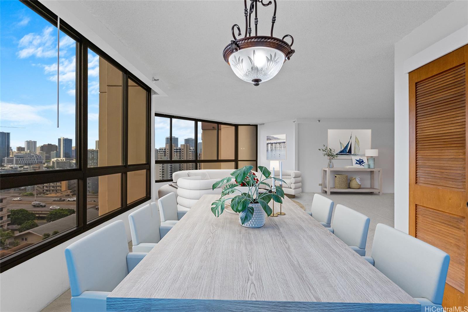 Continental Plaza condo # 706, Honolulu, Hawaii - photo 3 of 18