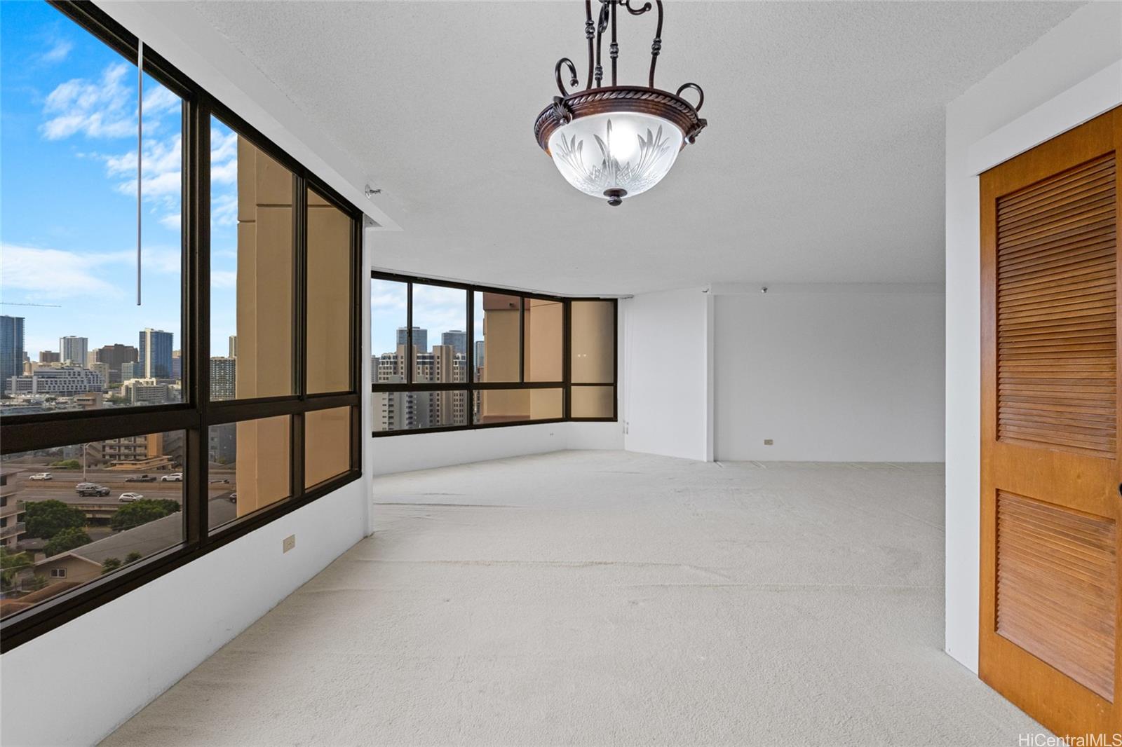 Continental Plaza condo # 706, Honolulu, Hawaii - photo 4 of 18