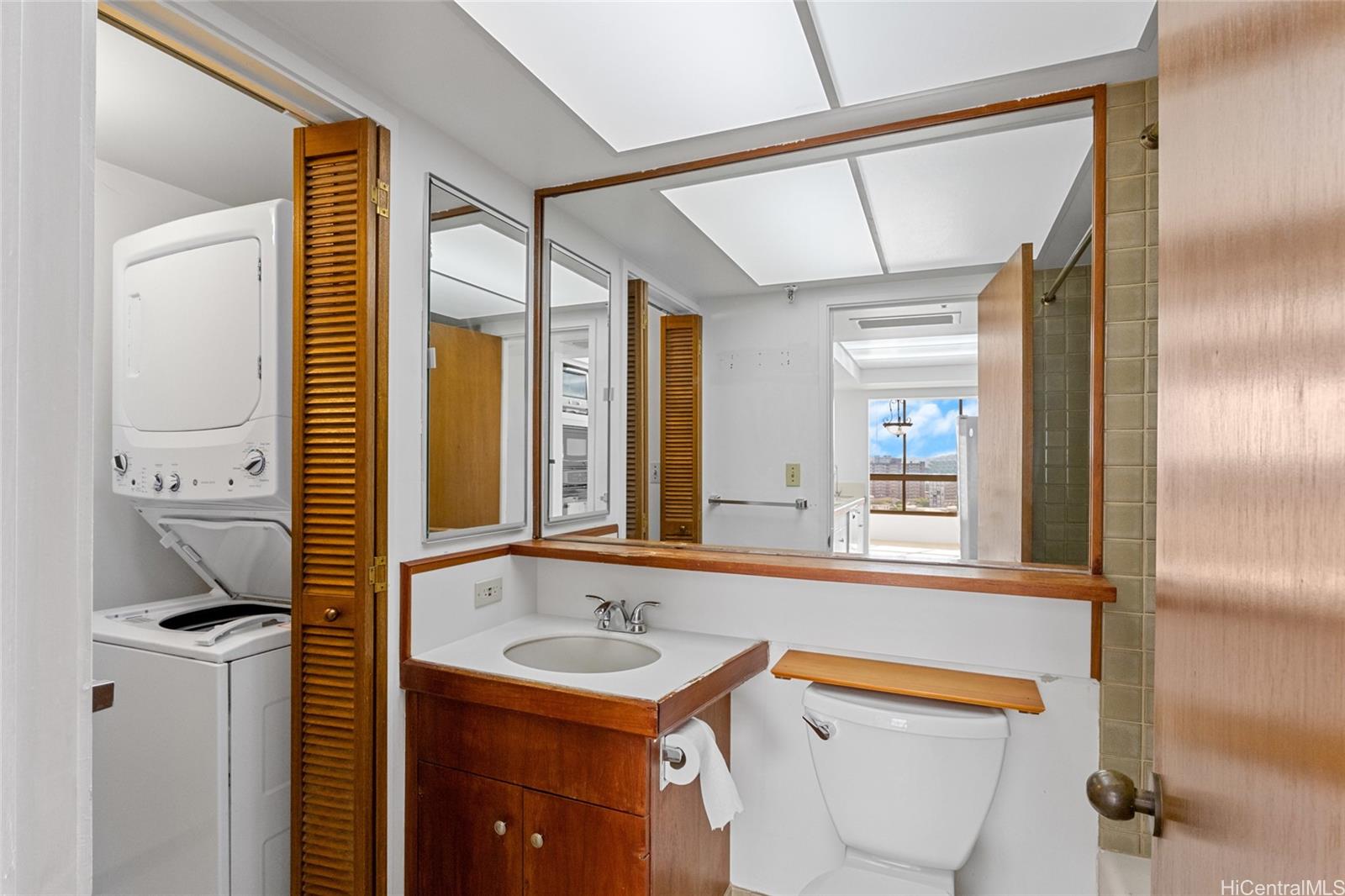 Continental Plaza condo # 706, Honolulu, Hawaii - photo 7 of 18