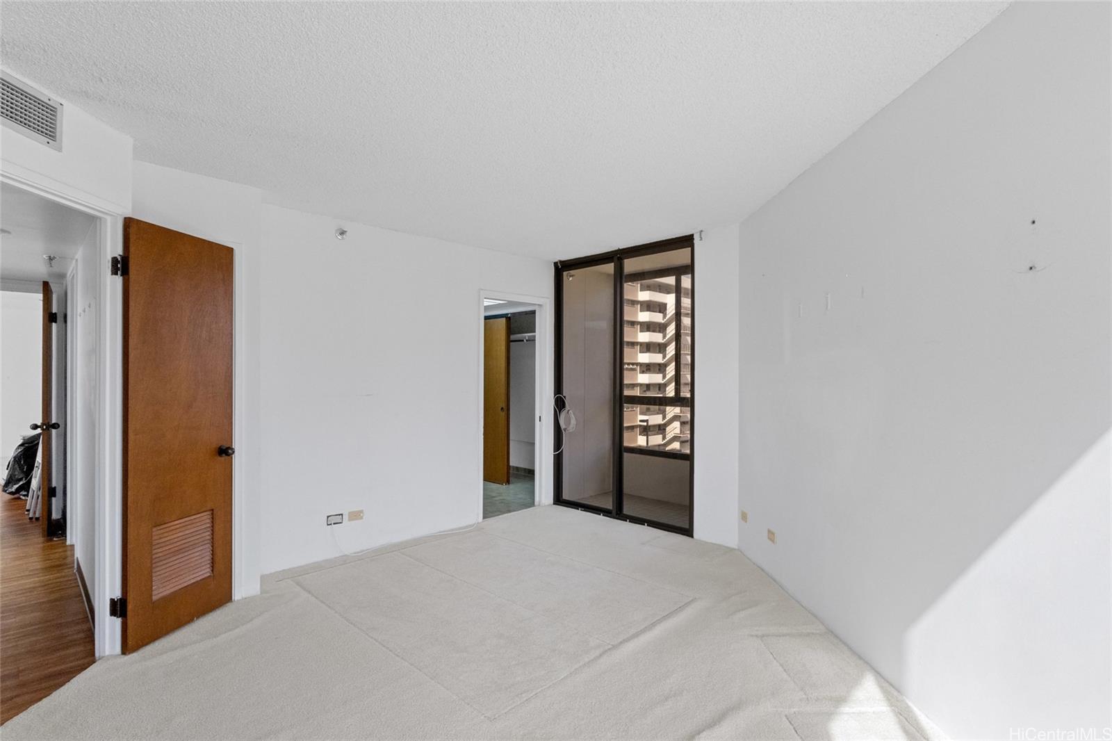 Continental Plaza condo # 706, Honolulu, Hawaii - photo 9 of 18