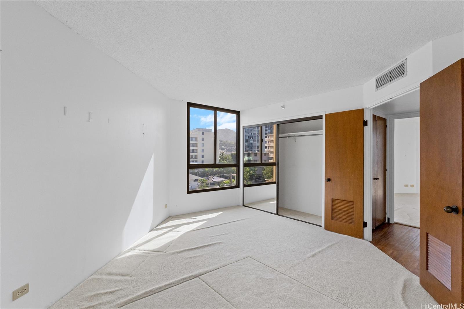 Continental Plaza condo # 706, Honolulu, Hawaii - photo 10 of 18