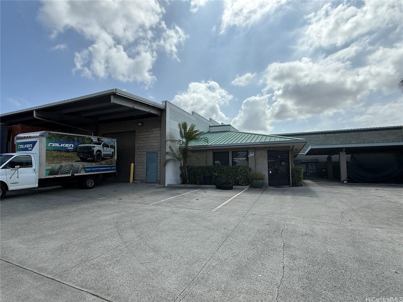 1040 Sand Island Acc Road Honolulu Oahu commercial real estate photo3 of 12