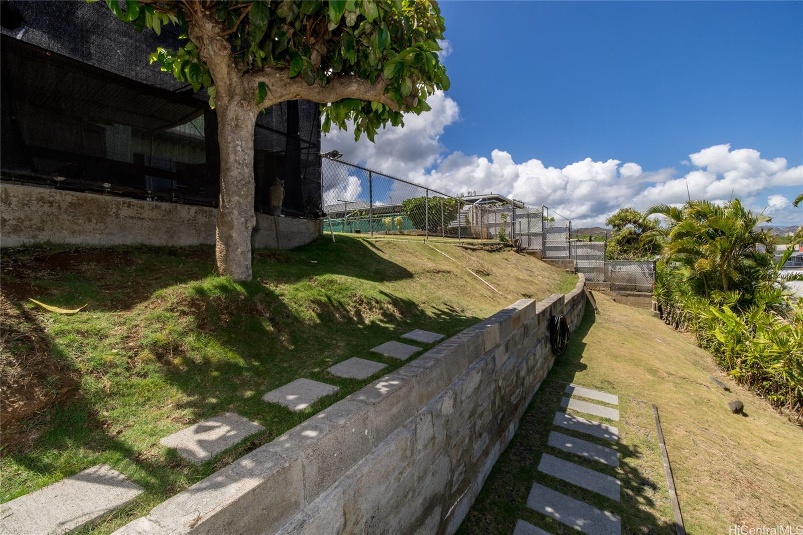 1042  Hui Street Keolu Hills, Kailua home - photo 21 of 25