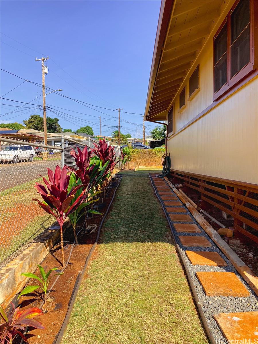 1042 Kaweloka St Pearl City - Rental - photo 19 of 19