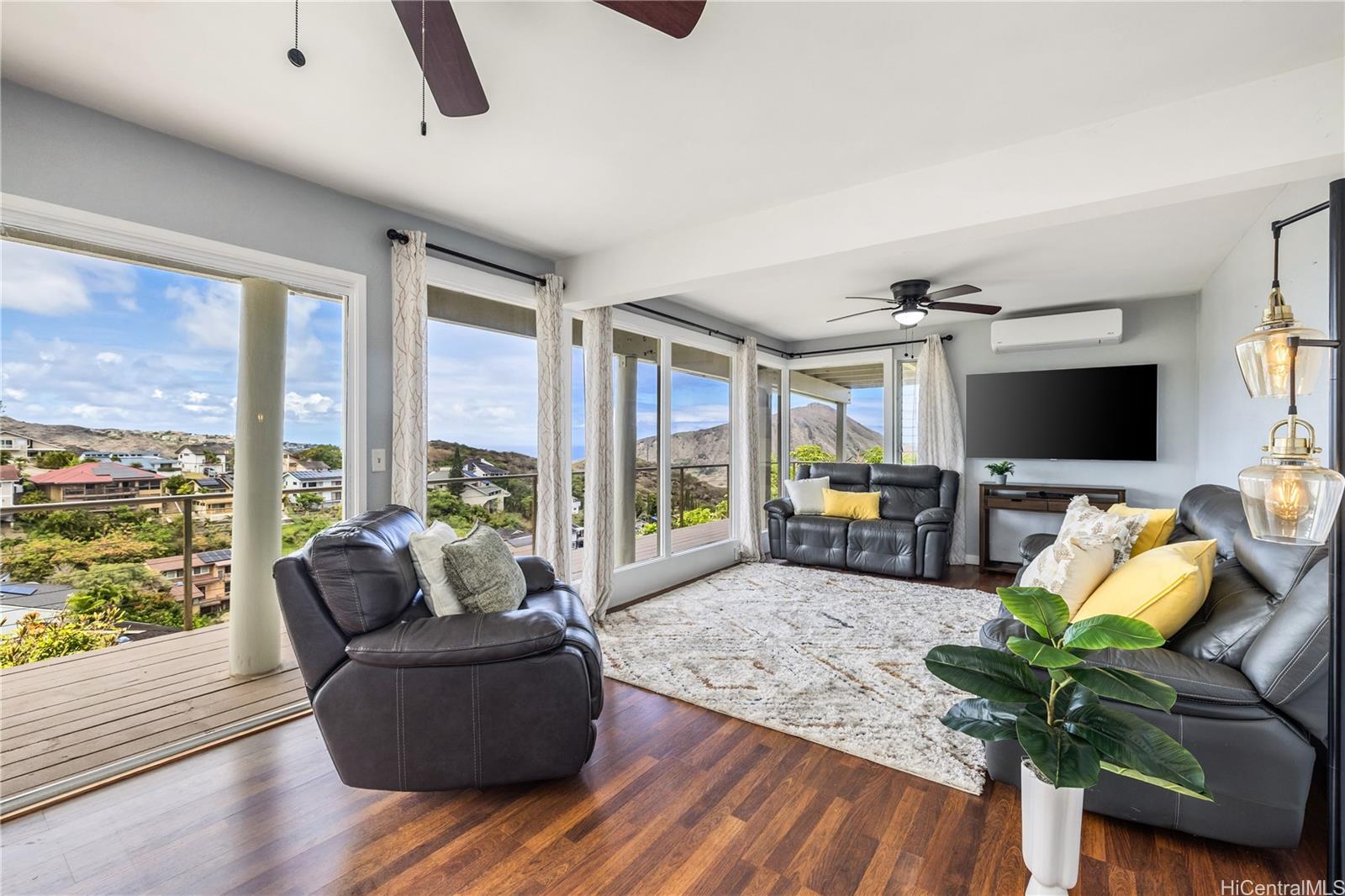 1048  Kaupaku Place Mariners Ridge, Hawaii Kai home - photo 15 of 25