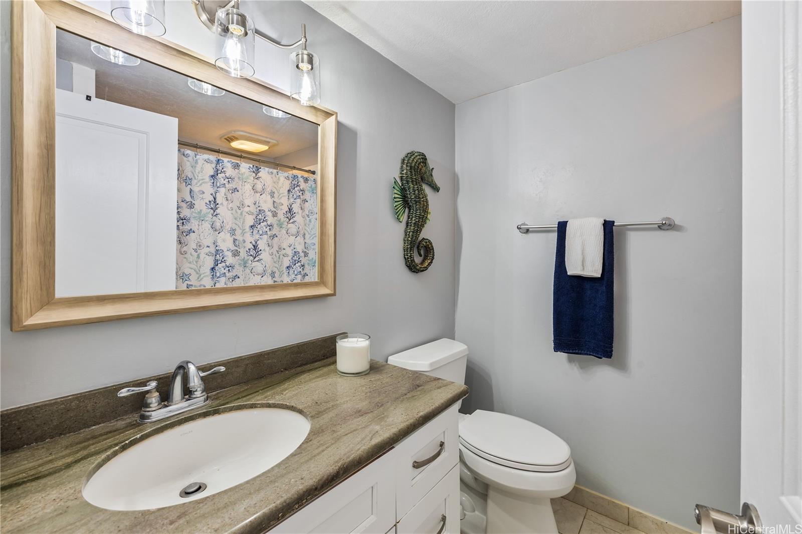 1048  Kaupaku Place Mariners Ridge, Hawaii Kai home - photo 23 of 25