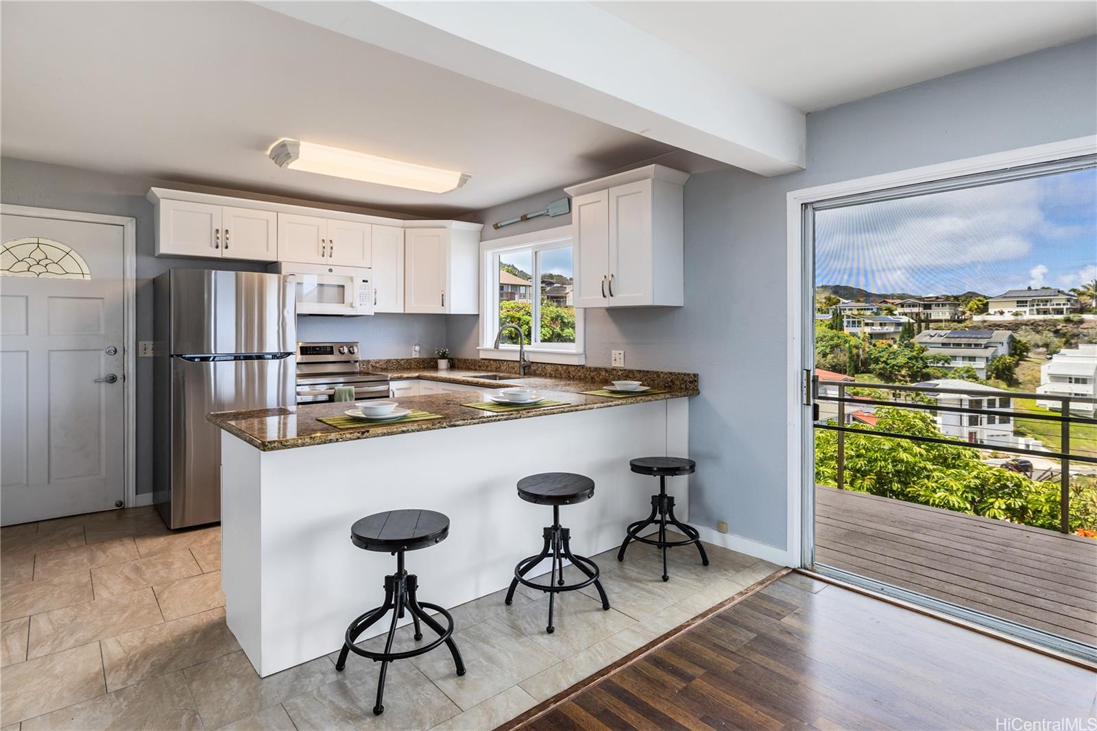 1048  Kaupaku Place Mariners Ridge, Hawaii Kai home - photo 24 of 25