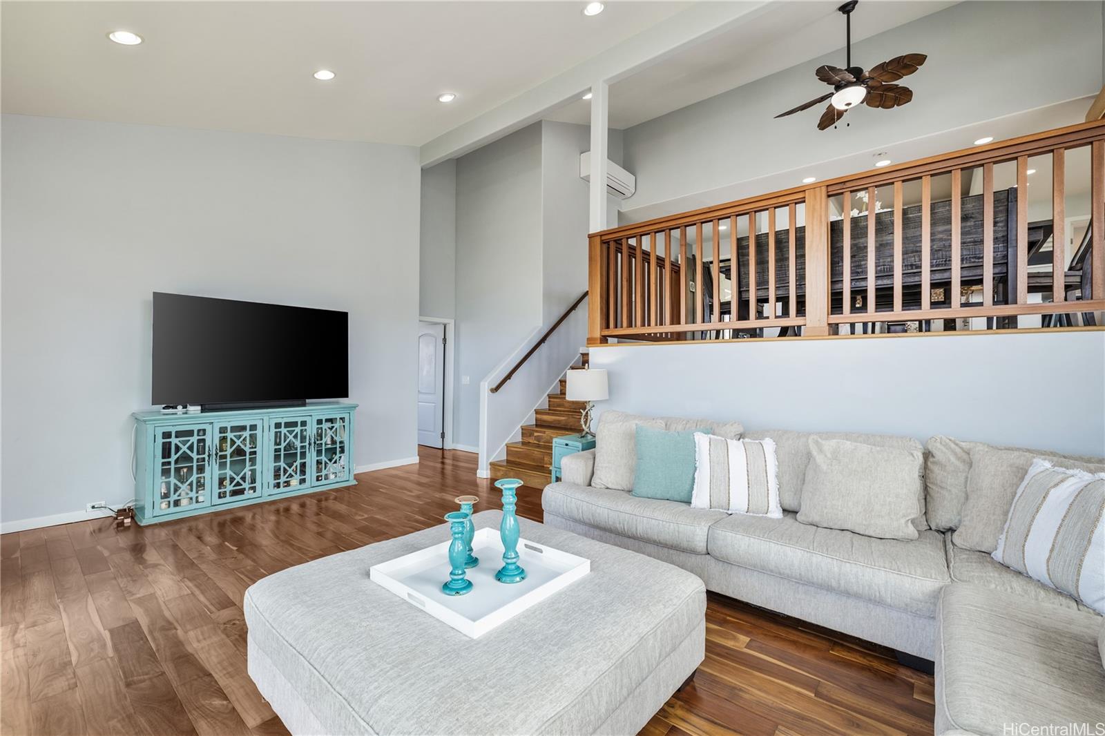 1048  Kaupaku Place Mariners Ridge, Hawaii Kai home - photo 5 of 25