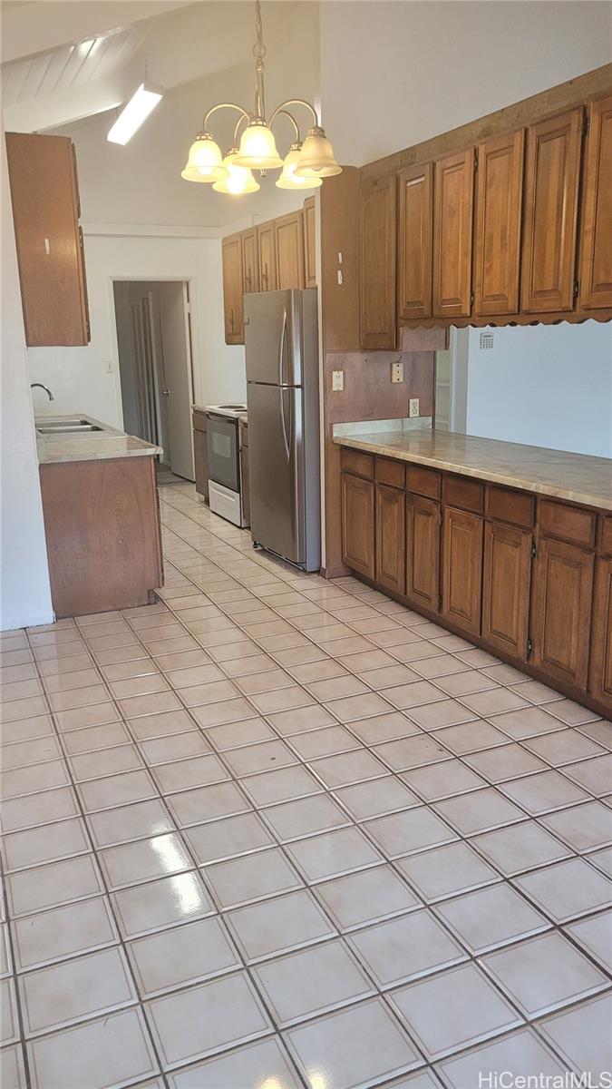 1050 Aheahe Ave A Wahiawa Hawaii Rental