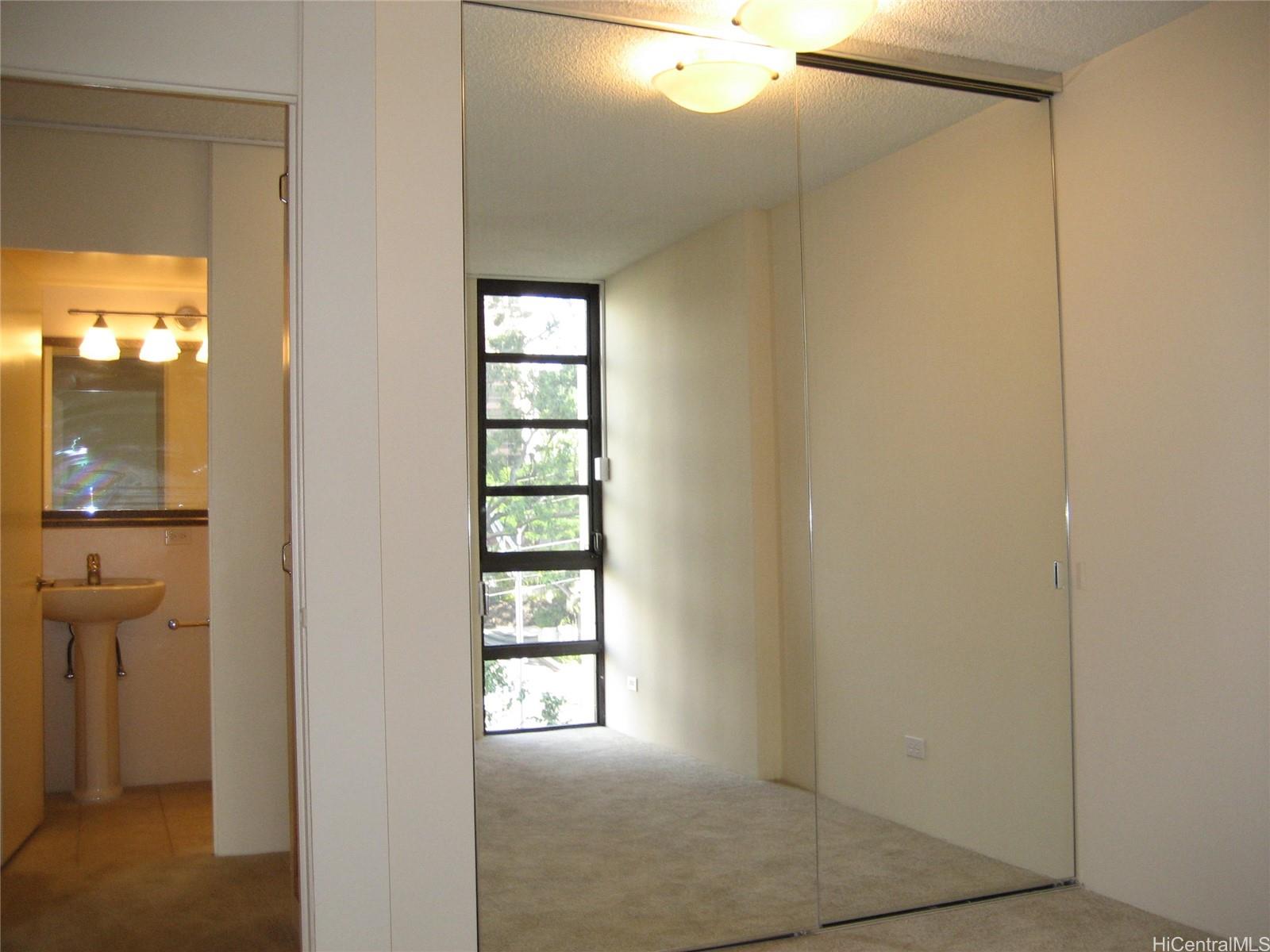 1050 Kinau St Honolulu - Rental - photo 3 of 7