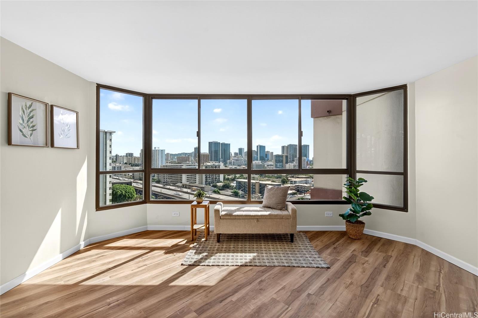 Continental Plaza condo # 1006, Honolulu, Hawaii - photo 2 of 25