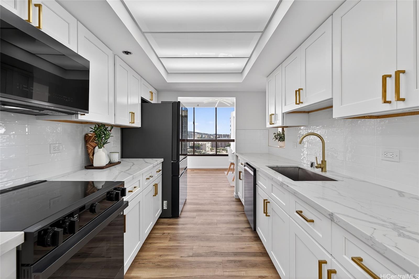 Continental Plaza condo # 1006, Honolulu, Hawaii - photo 12 of 25