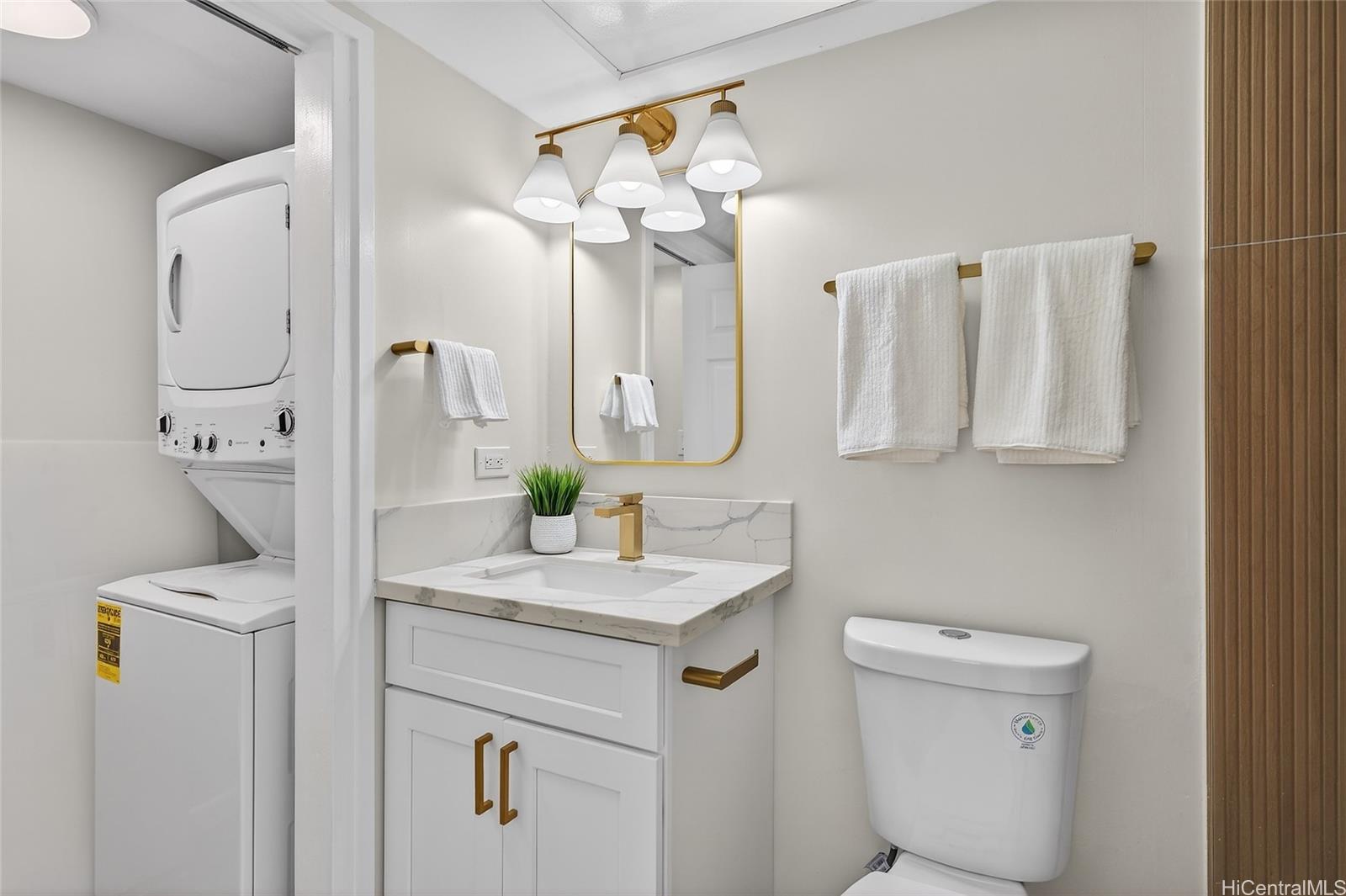 Continental Plaza condo # 1006, Honolulu, Hawaii - photo 13 of 25