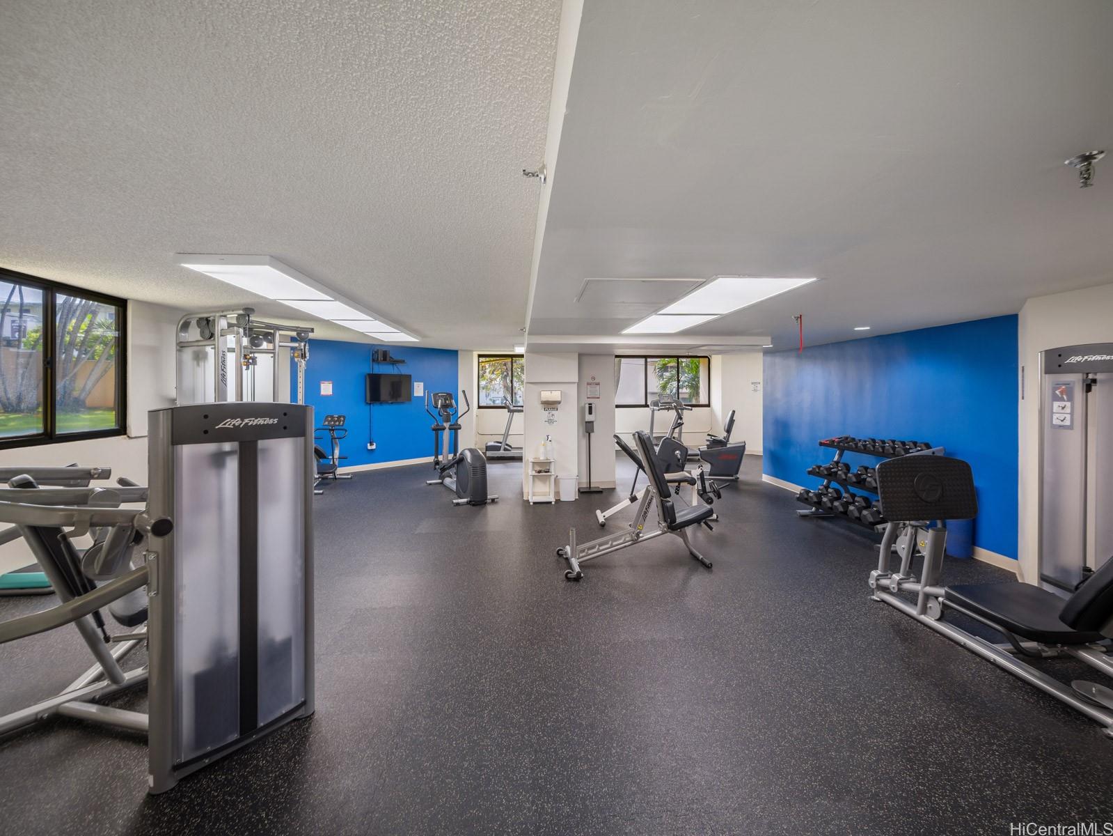 Continental Plaza condo # 706, Honolulu, Hawaii - photo 21 of 23