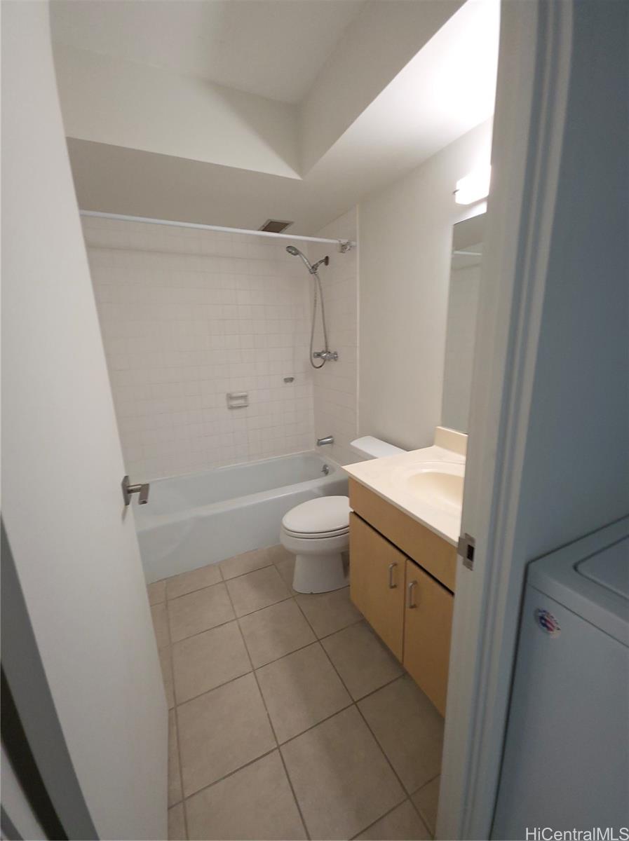 1052 Ala Nanu St Honolulu - Rental - photo 11 of 21