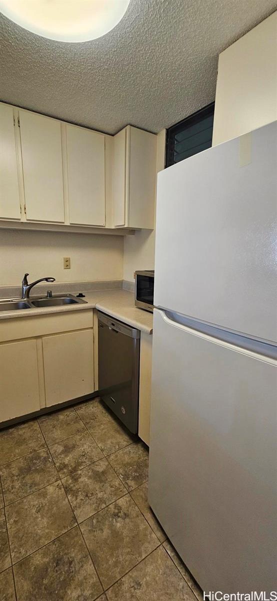 1054 Green Street Honolulu - Rental - photo 14 of 21