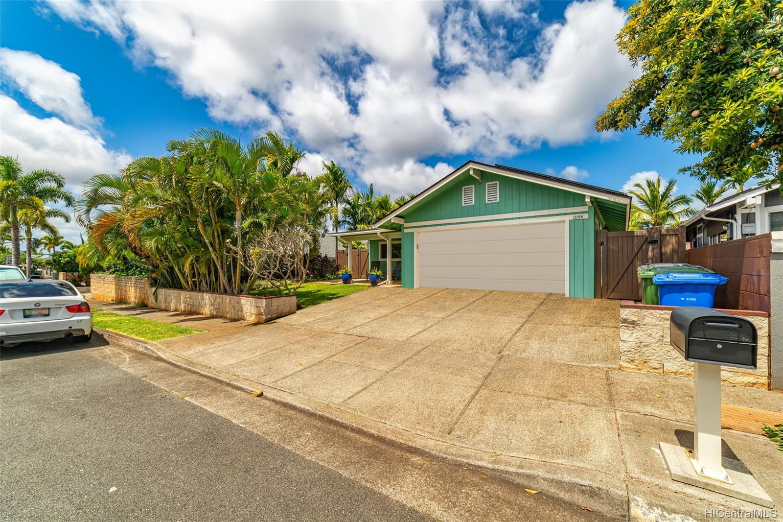 1054 Uluwale Street , Wahiawa, Hi 96786 home Whitmore Village Central