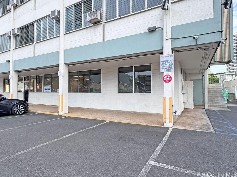 1055 Kalo Pl Honolulu Oahu commercial real estate photo2 of 24