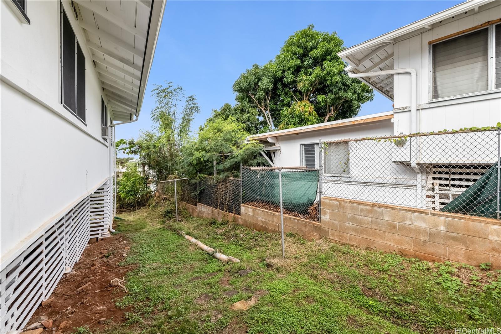 1056  Wiliki Dr Aliamanu, Honolulu home - photo 24 of 25