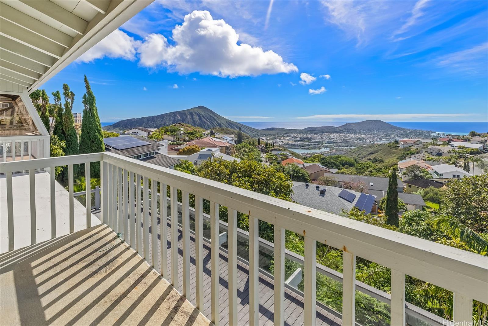 1059  Kalihiwai Place Mariners Ridge, Hawaii Kai home - photo 9 of 25