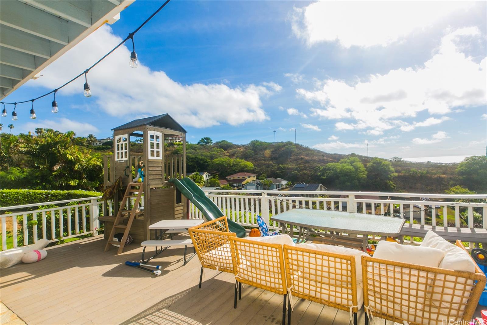 1059  Kamehame Drive Kamehame Ridge, Hawaii Kai home - photo 9 of 17