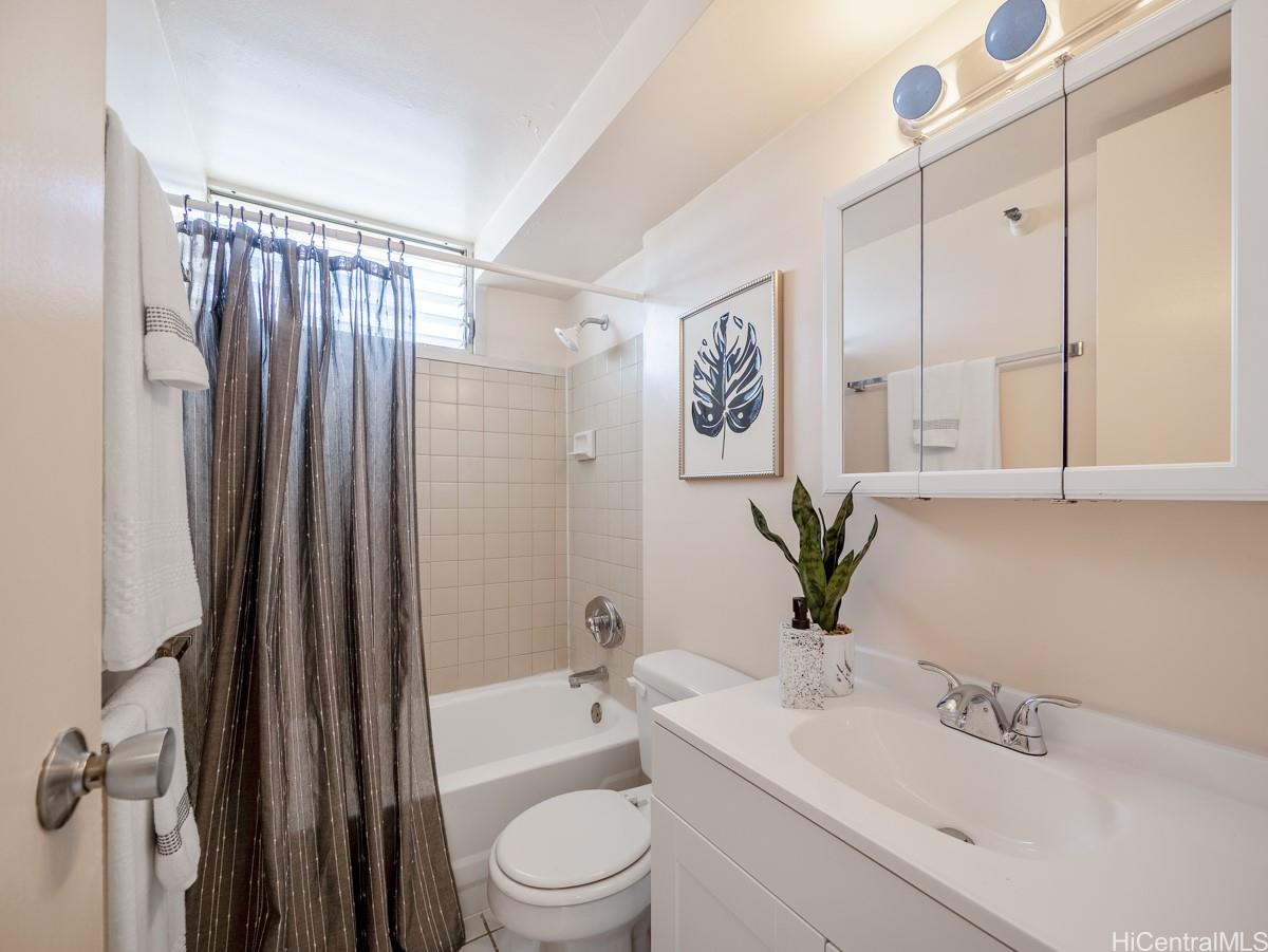 Century Park Plaza condo # 1706A, Pearl City, Hawaii - photo 11 of 25