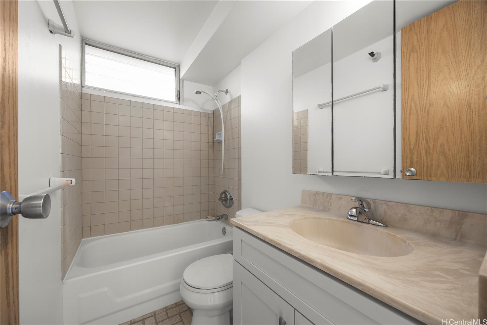 Century Park Plaza condo # 1902B, Pearl City, Hawaii - photo 17 of 24