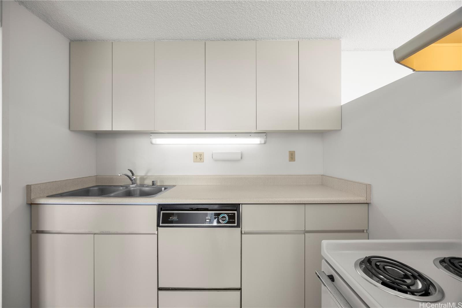 Century Park Plaza condo # 1902B, Pearl City, Hawaii - photo 10 of 24