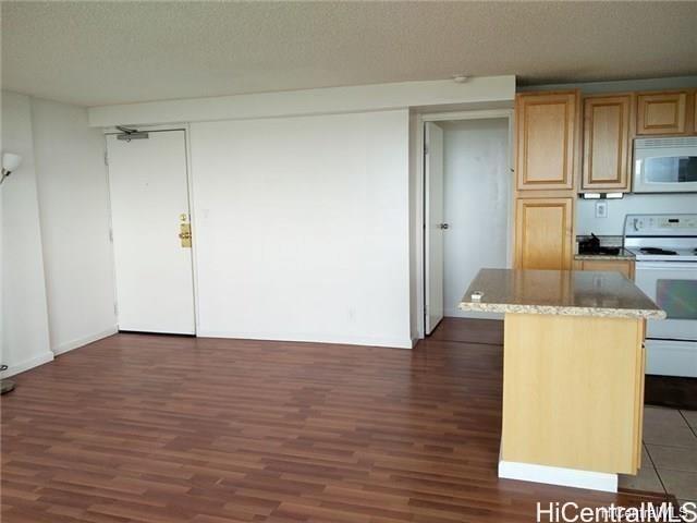 1060 Kamehameha Hwy Pearl City - Rental - photo 3 of 19