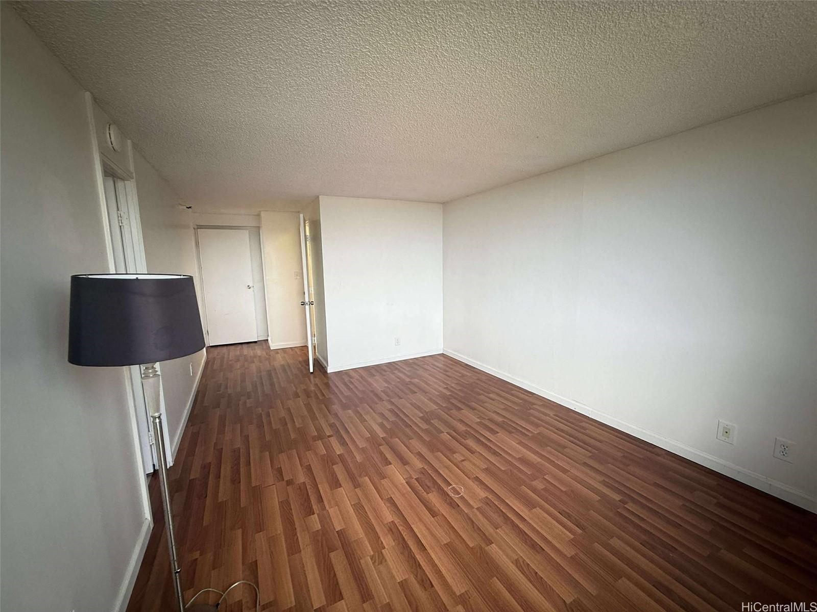 1060 Kamehameha Hwy Pearl City - Rental - photo 6 of 19