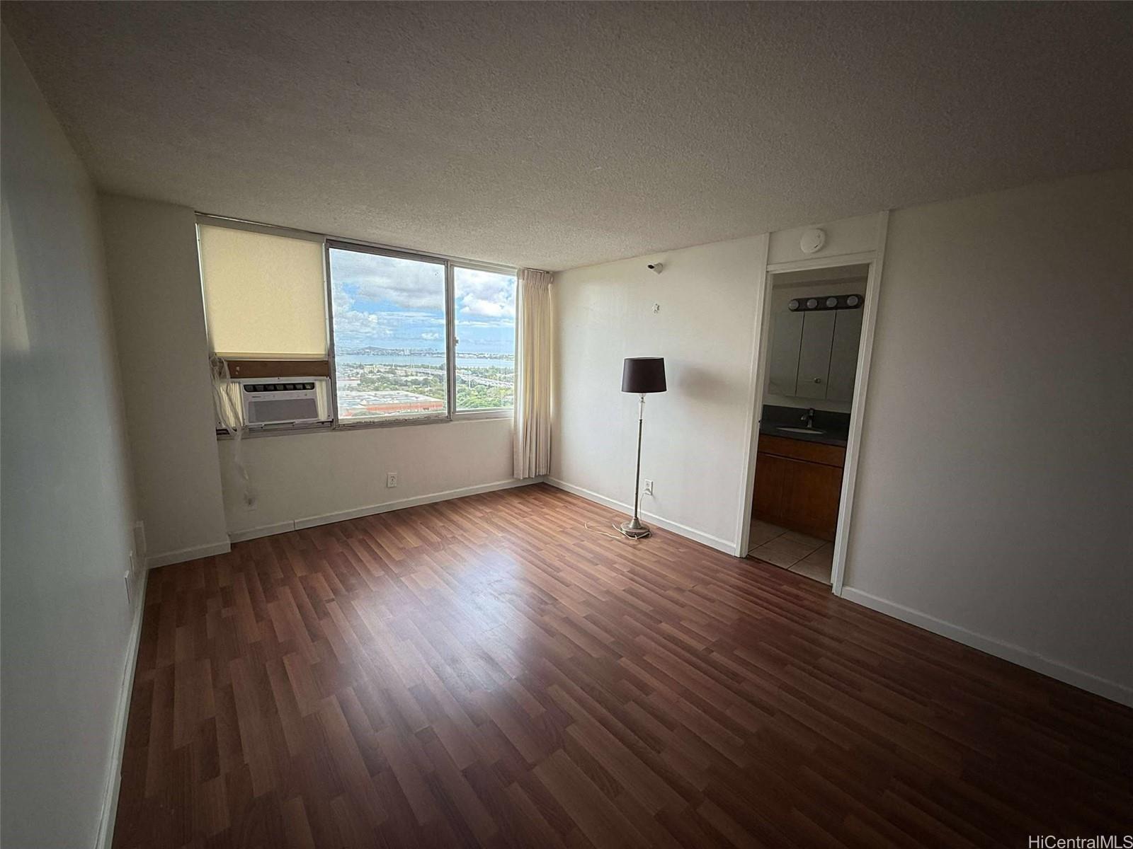 1060 Kamehameha Hwy Pearl City - Rental - photo 7 of 19