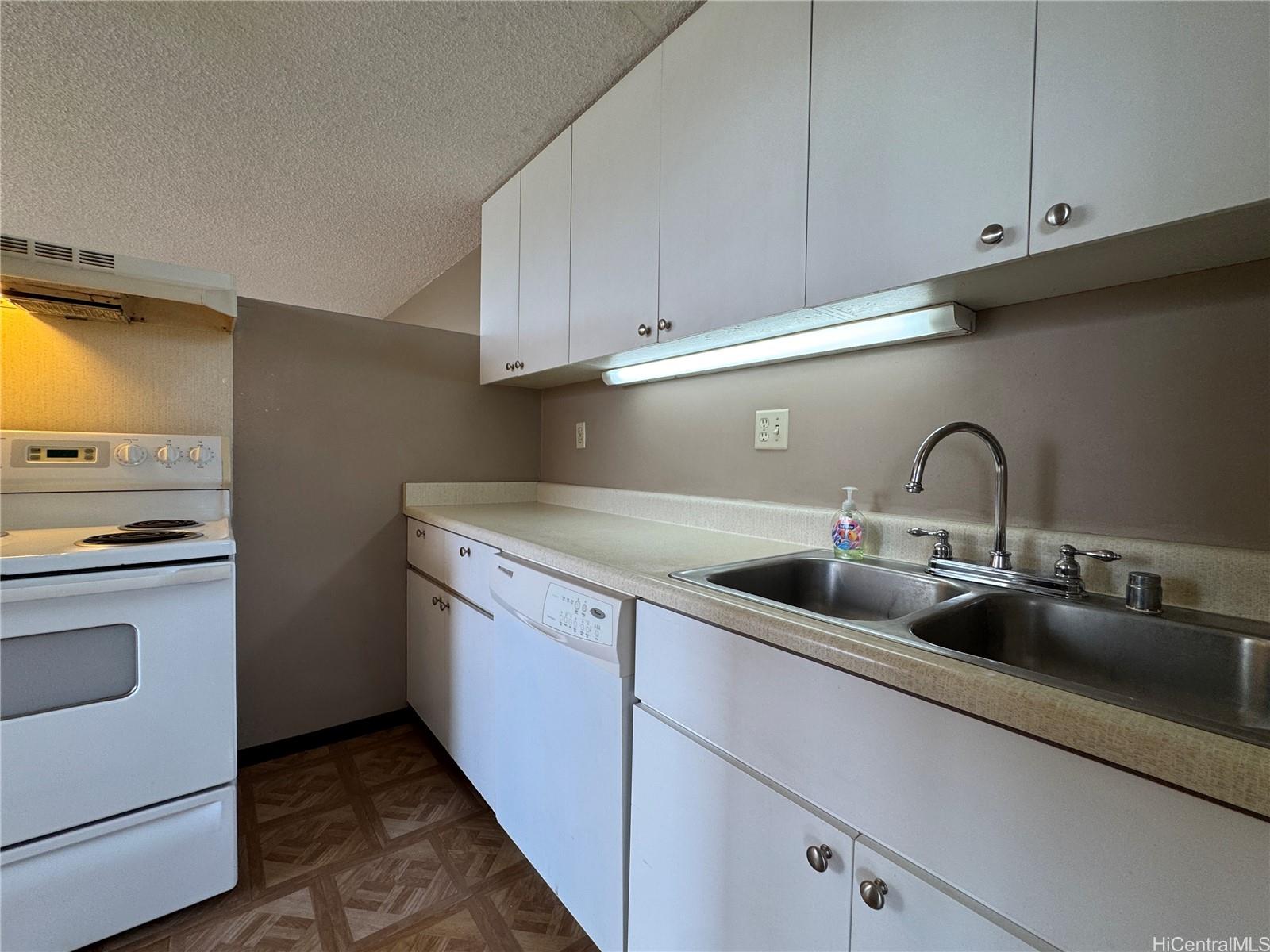 Century Park Plaza condo # 2207A, Pearl City, Hawaii - photo 10 of 25