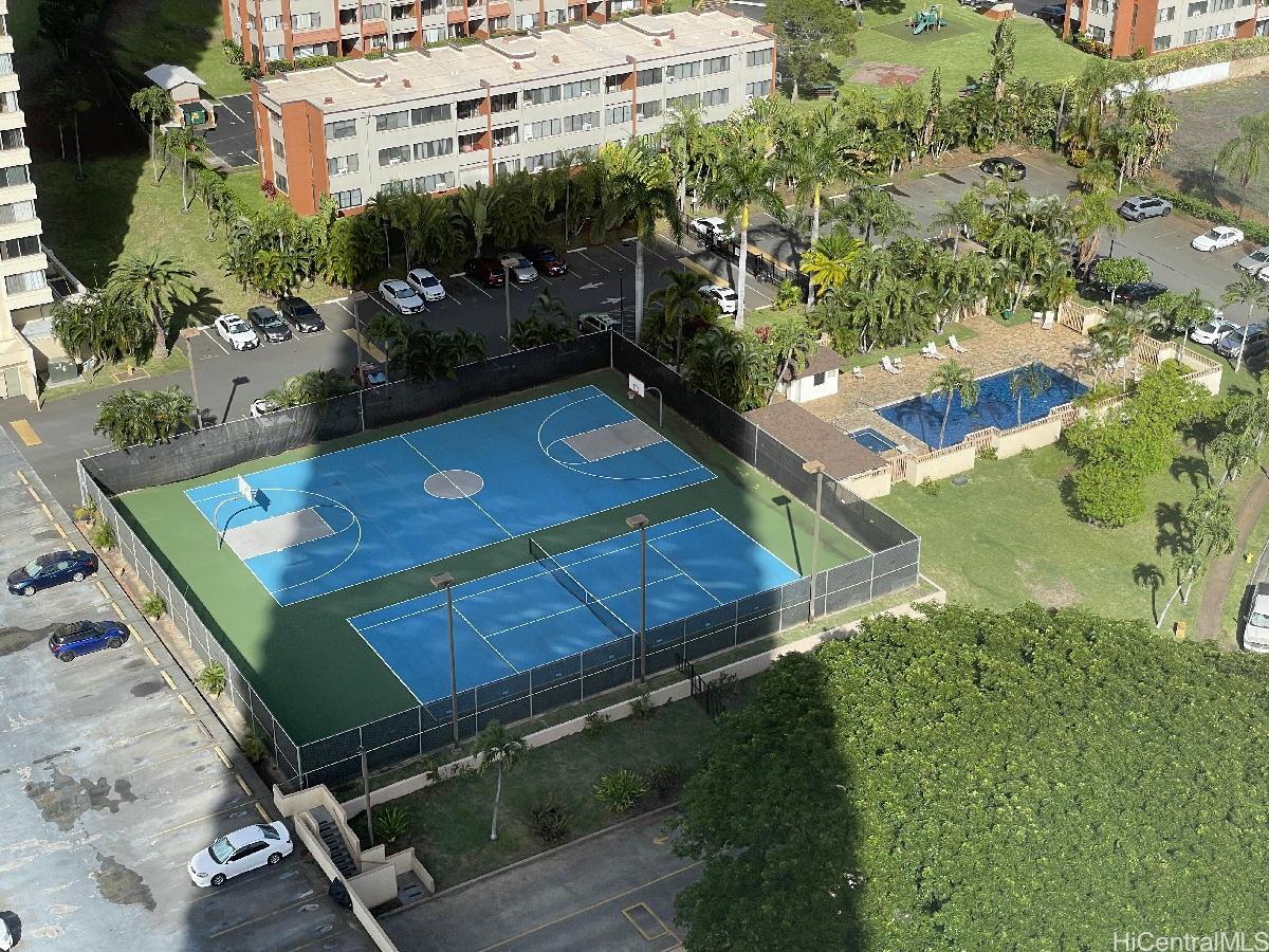 1060 Kamehameha Hwy Pearl City - Rental - photo 2 of 5