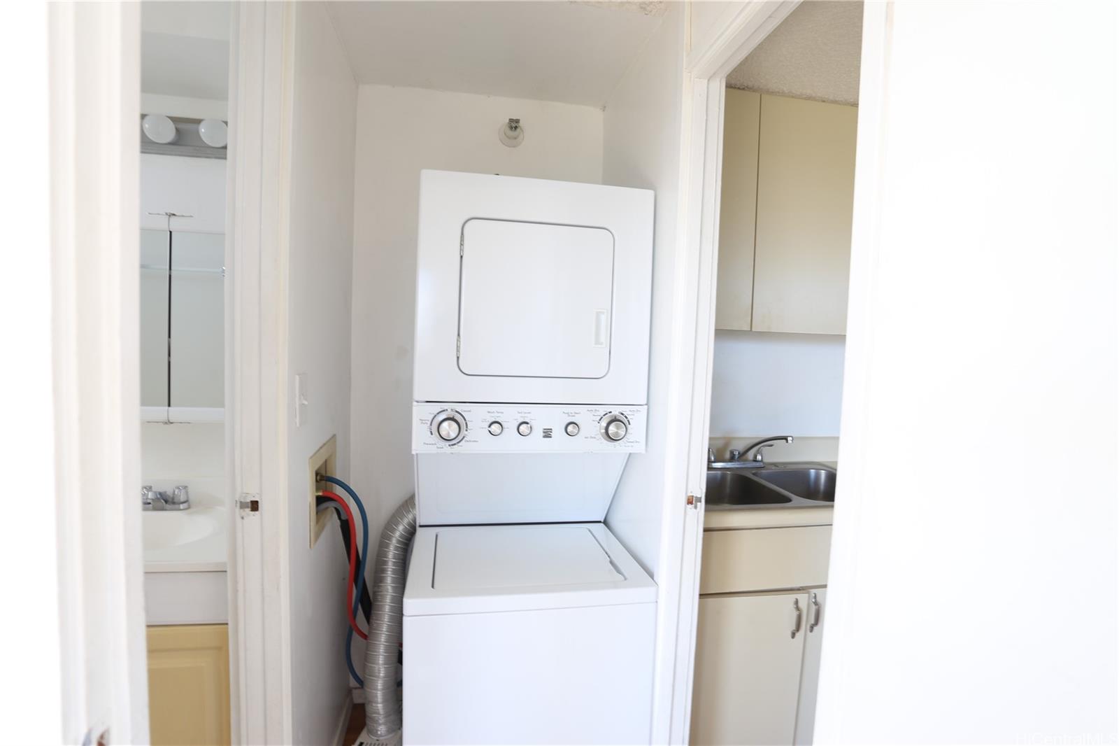 1060 Kamehameha Hwy Pearl City - Rental - photo 7 of 17