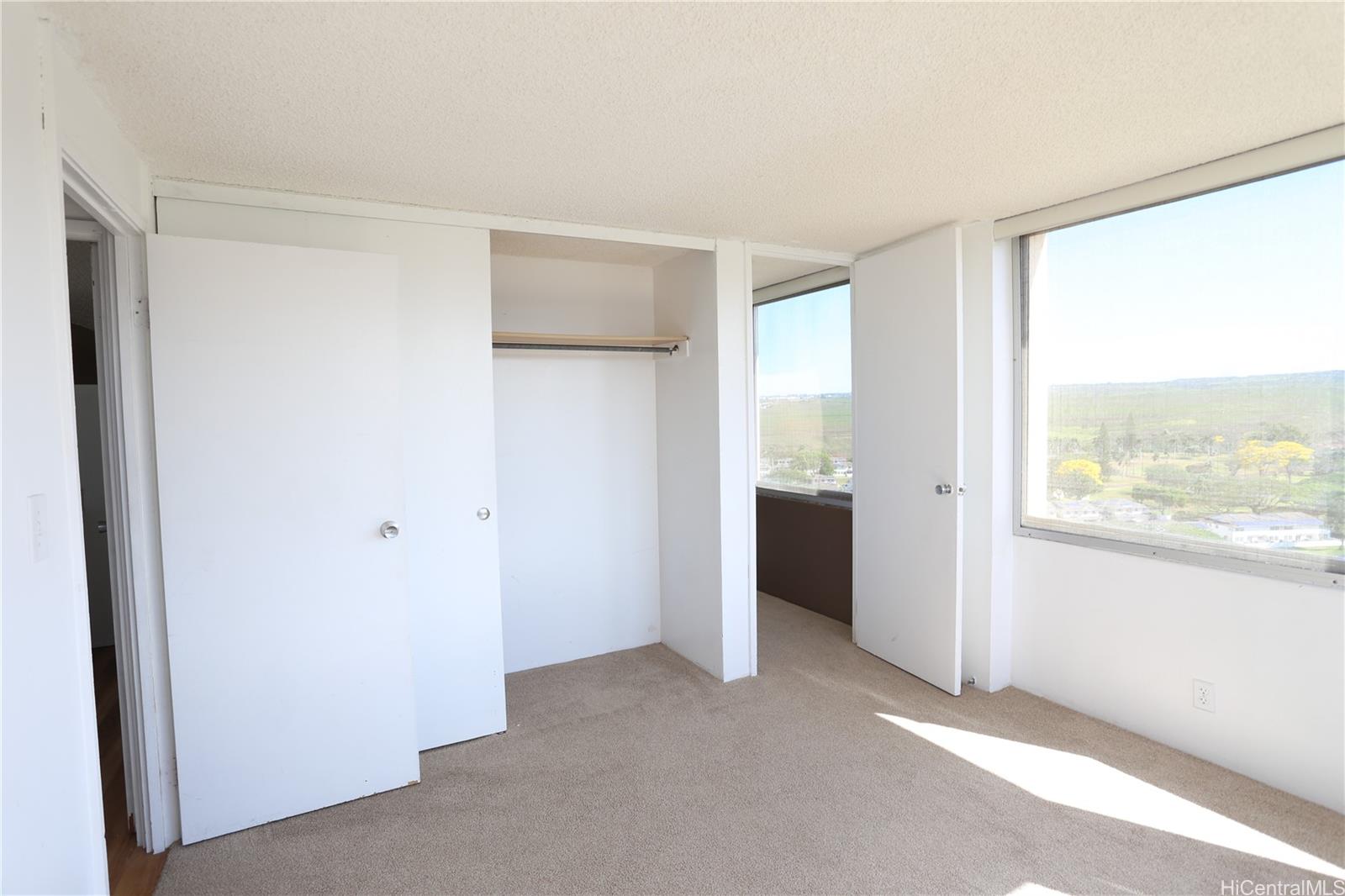 1060 Kamehameha Hwy Pearl City - Rental - photo 8 of 17