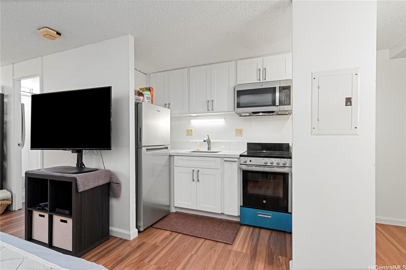 Century Park Plaza condo # 3008A, Pearl City, Hawaii - photo 3 of 16