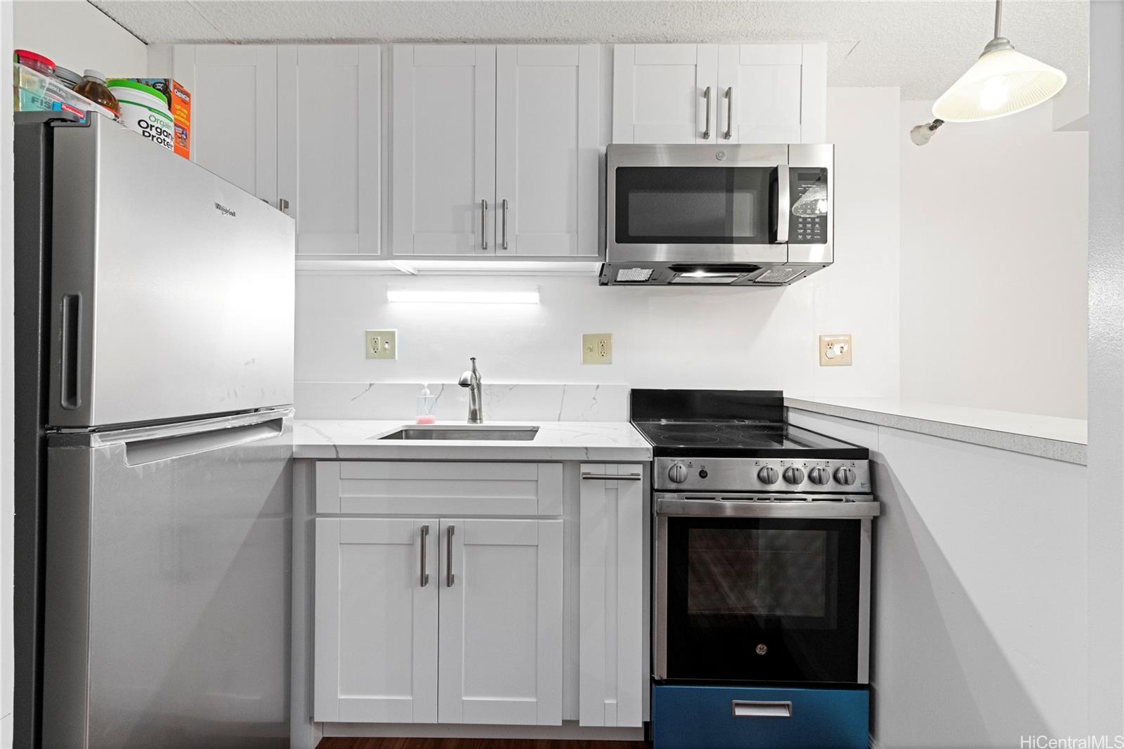 Century Park Plaza condo # 3008A, Pearl City, Hawaii - photo 4 of 16